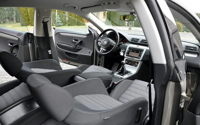 Volkswagen Passat CC cena 31900 przebieg: 247214, rok produkcji 2010 z Gołańcz małe 781